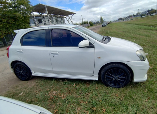 Toyota Etios 1.5 XLS 5P L13