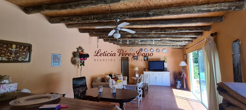 Casa En Venta En Jardines De Cordoba, Zona De Los Colegios 3 Dormitorios- Ref: 19355