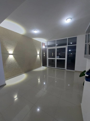 Imagen 10 de 15 de Apartamento En Venta Doral Country El Rincón Gavip