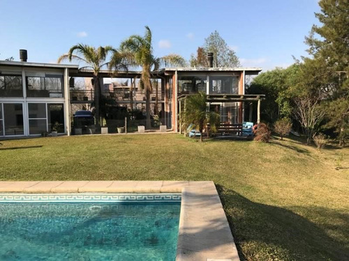 Casa  En Venta Ubicado En Santa Barbara, Tigre, G.b.a. Zona Norte