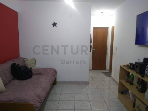 Imagen 3 de 9 de Departamento Dos Ambientes Ubicado En Piso Alto Al Frente En Edificio Julieta I.