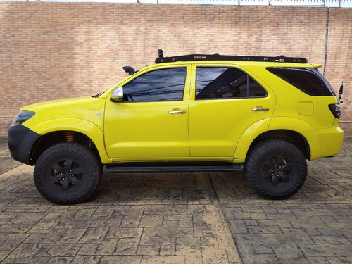 Imagen 3 de 18 de Toyota Fortuner 4x4