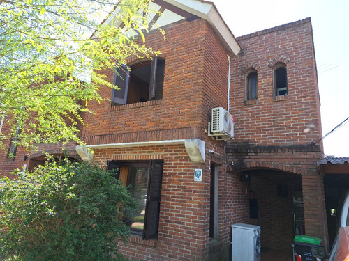 Lr Propiedades Vende En Barrio Semi Privado El Pinar Acera Norte (barrio Jardín)