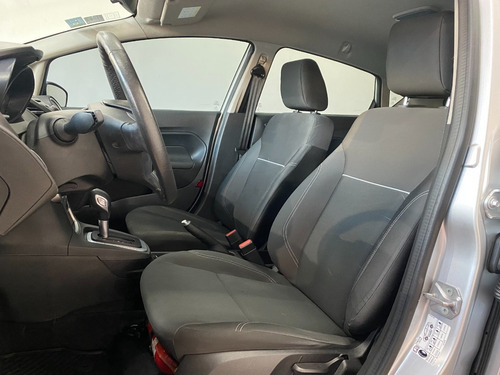 Imagen 11 de 15 de Ford Fiesta 1.6 Se Powershift 2016
