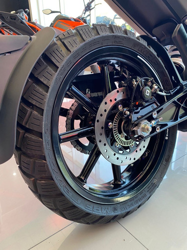 Imagen 14 de 15 de Husqvarna 200 Svartpilen | Financiacion Exclusiva