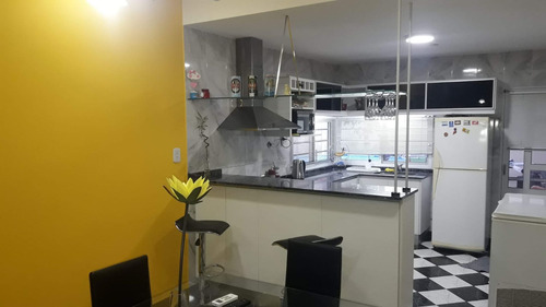 Venta De Casa Dos Dorm. + Dorm Y Baño De Servicio