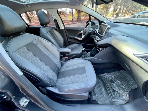 Imagen 8 de 10 de Peugeot 208 1.6 5ptas Feline 115cv