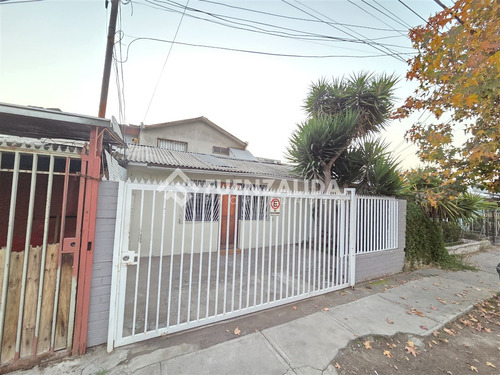 Casa En Venta De 3 Dorm. En Ñuñoa
