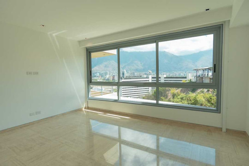 Se Vende O Alquila Apartamento 214 M2 Urb. Lomas De Las Mercedes