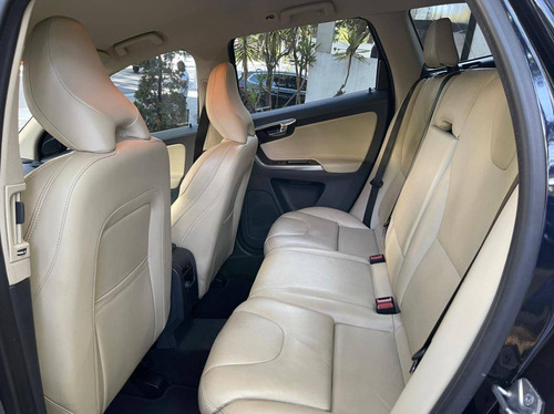 Volvo Xc60 2.0 T5 Momentum Gasolina 4p Automático