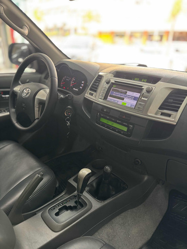 Toyota Hilux 2.7 Srv Cab. Dupla 4x4 Flex Aut. 4p