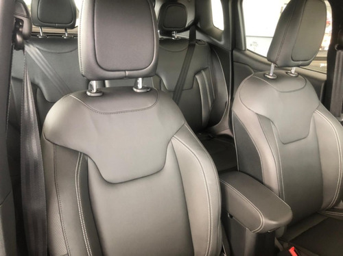Imagen 8 de 18 de Jeep Renegade Longitude 4x2 Gris Clarita My 22 Lp