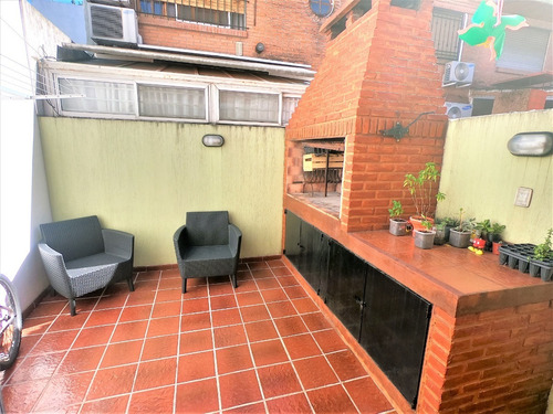 Triplex 108m2 Living, Comedor, Toilette, Cocina, Quincho (c/lav), Patio(c/parr), 3 Dor Y Baño. Video