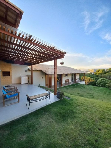 Imagem 3 de 4 de Livia Machado Imóveis Vende Excelente Casa Em Condomínio, Com 286m², Em Vila Velha - 1831
