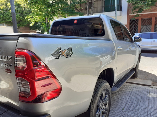 Imagen 3 de 6 de Toyota Hilux 2.8 Srv 4x4 At