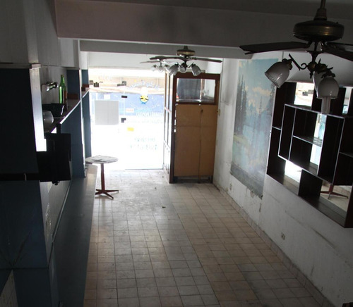 Venta Local, B° Monserrat.-
