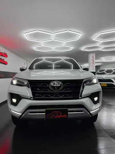 Toyota Fortuner Srv Diésel 2.4 4x2
