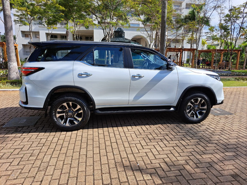 Toyota SW4 2.8 D-4D Turbo Diesel Diamond 7 Lugares 4x4
