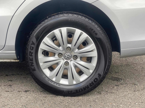 Imagem 10 de 10 de Volkswagen Voyage 2017 1.6 Msi Trendline Total Flex 4p