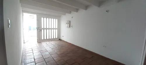 En Arriendo Casa De Dos Niveles En Normandía, Bogotá (18751).