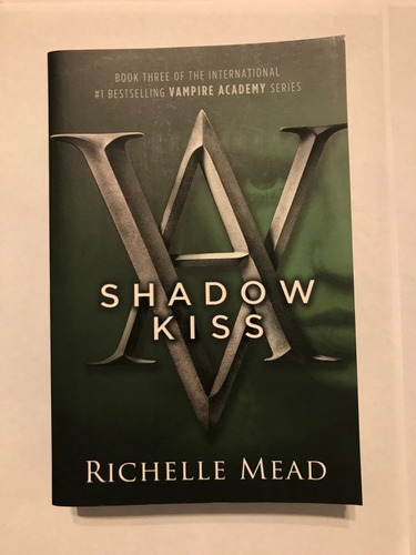 Imagen 1 de 1 de Libro Vampire Academy Shadow Kiss