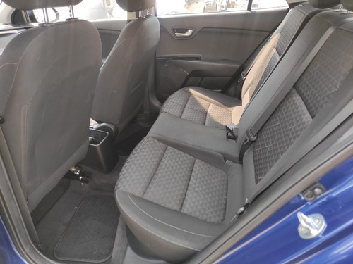 Imagen 12 de 13 de Kia Rio Sedan Lx 1.6l L4 121hp Mt 2018