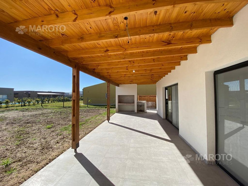 Imagen 5 de 25 de Casa En Venta En El Canton - Maroto Propiedades
