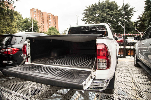 Toyota Hilux 2.4cc Mt 4x4 Diesel 2019