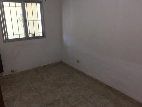 Imagen 5 de 7 de Departamento Ph, Calle Vallier Uf 6 (a Una Cuadra De Av. San Martín), Belén De Escobar