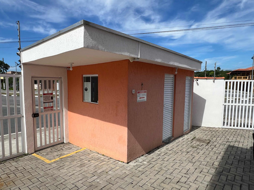 Apartamento Térreo 2 Dormitórios Com Quintal