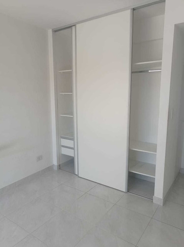 Imagen 9 de 13 de Departamento 2 Ambientes C/renta. Parque Patricios S Avenida