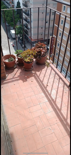 Imagen 3 de 14 de Venta 3 Ambientes A La Calle Con Balcon