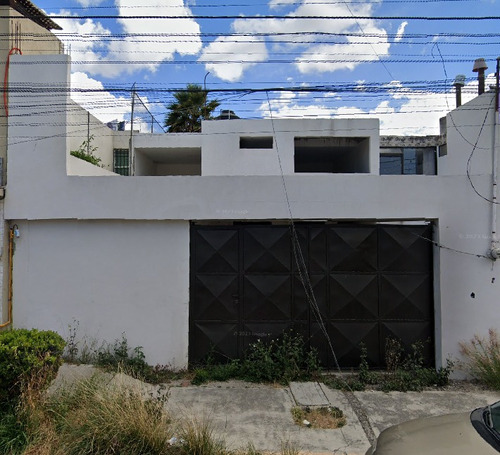 Casa En Venta En Prados De Agua Azul, Puebla. Hmb74