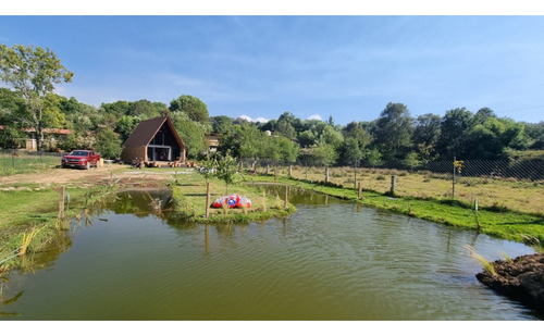 Gran Cabaña En Venta, Con Lago Propio...