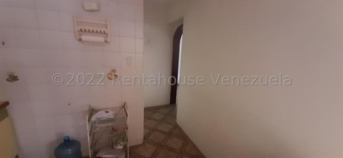 Imagen 13 de 18 de Ofc Venta De Cómodo Apartamento En La Parroquia Altagracia / 22-24274