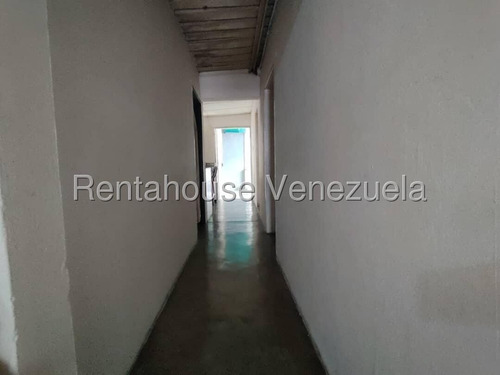 Venta Amplia Casa Ubicada En Urb Los Pinos Cabudare Gabriela C