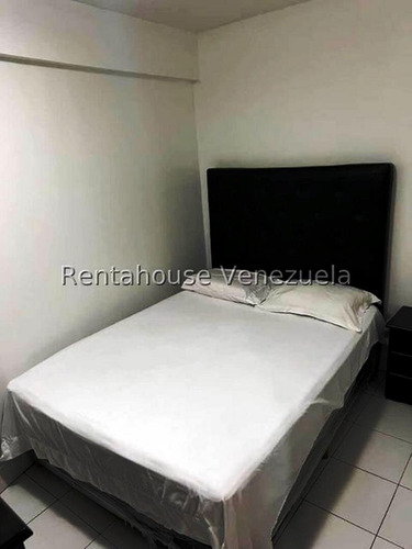 Apartamento En Alquiler El Rosal Abm