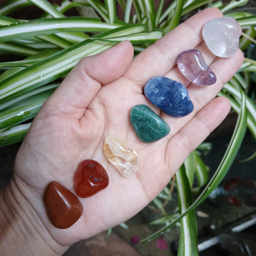 Kit De Piedras 7 Chakras Naturales Energéticas Con Bolsita
