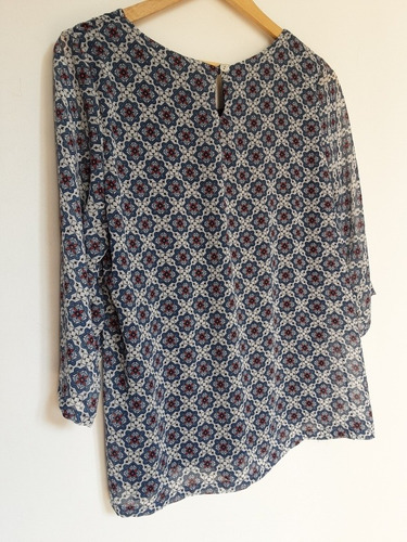 Imagen 6 de 10 de Blusa Estampada Modelo Cerrada, Manga Ajustable 3/4, Talla M