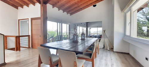 Casa En Venta De 7 Dorm. En Los Vilos