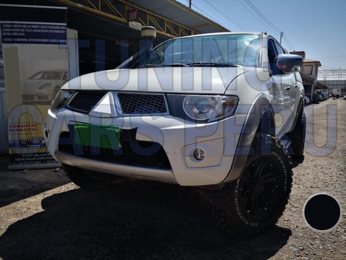 Imagen 3 de 6 de Mandil De Guardafango Del. / Mitsubishi L200 2005 - 2015