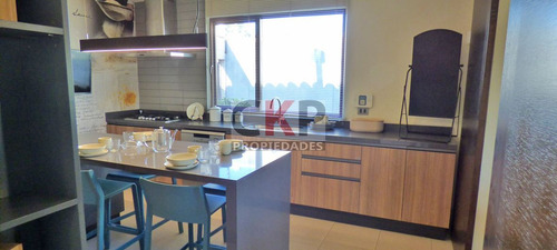 Casa Estilo Chilena En Condominio