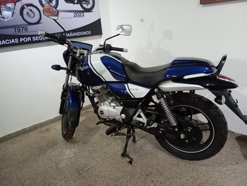 V15 Bajaj