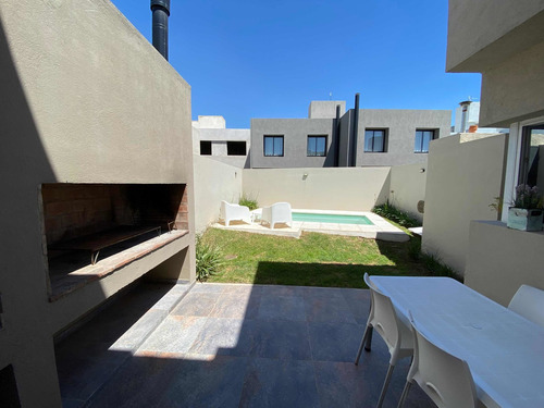 Imagen 14 de 16 de Vendo Duplex 3dorm. Con Pileta Greenville 2