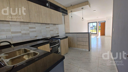 Duplex De 2 Dormitorios En Colinas De Manantiales. Entrega Inmediata!