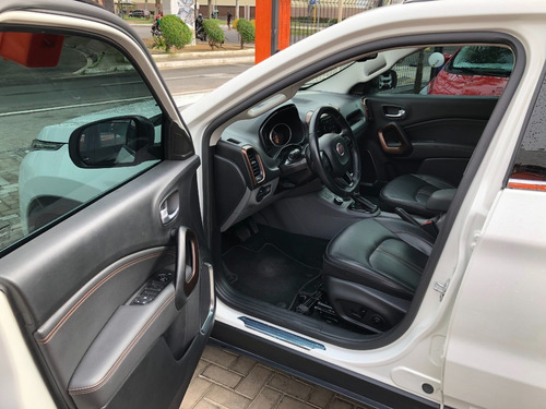 Imagem 6 de 14 de Fiat Toro Volcano Diesel 2021