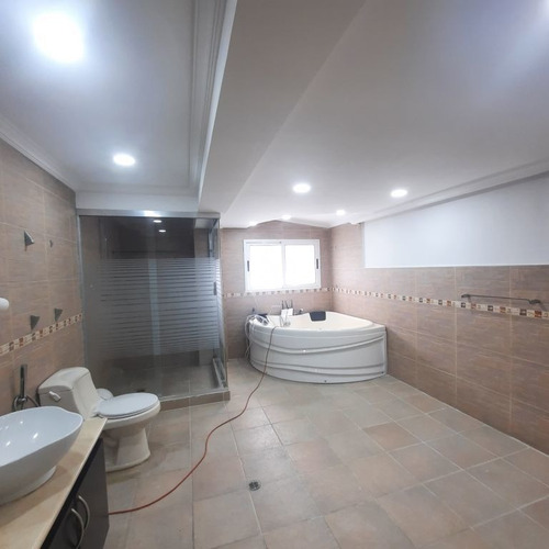 Imagen 18 de 30 de Casa En Venta Prados Del Este 6h/ 6b/ 6p