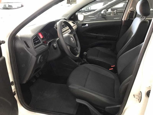 Imagem 9 de 15 de Volkswagen Novo Voyage 1.6 2019
