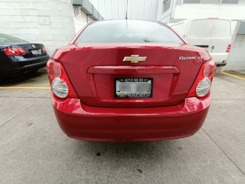 Imagen 8 de 12 de Chevrolet Sonic Lt Aut 2015