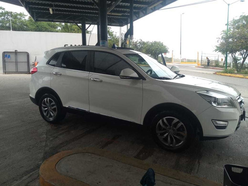 Imagen 2 de 9 de Baic X65 Fashion Baic X65 Fashion